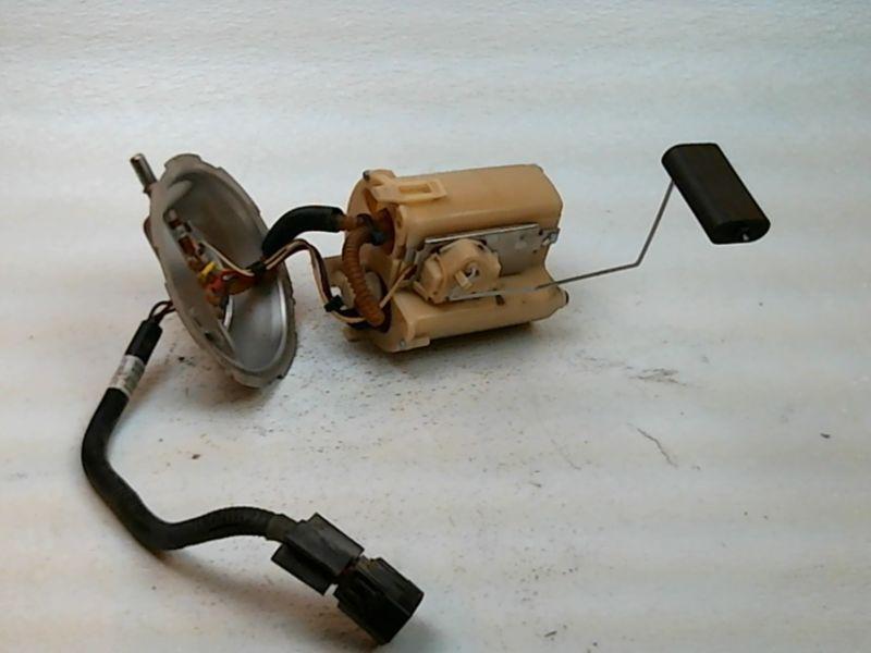 2004 ford focus 96392 miles fuel pump 2597861