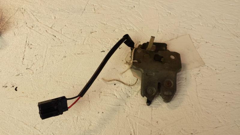 1999 nissan sentra gxe trunk lid latch (fits 95-99)