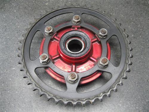 05 yamaha yzf r1 hub & 45 tooth sprocket 83i