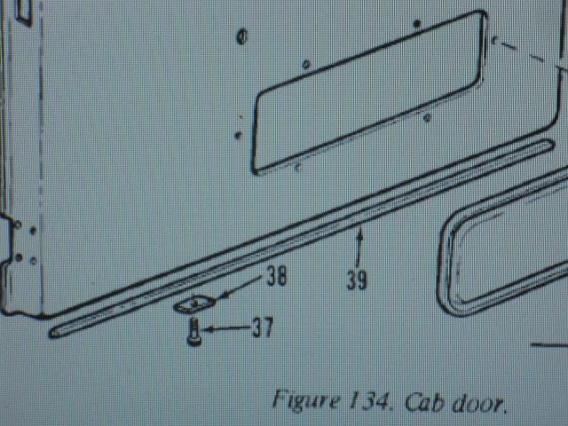 4 m35 2-1/2 ton cab door weatherseal clip 7373283 nos