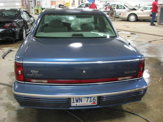 1995 oldsmobile olds 98 center trunk tail light