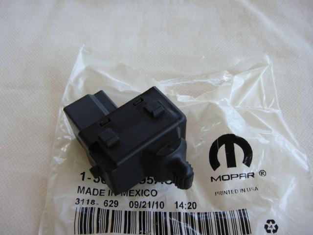 Dodge chrysler 300 2002 2003 2004 2005 2006 2007 2008 2009 power window switch