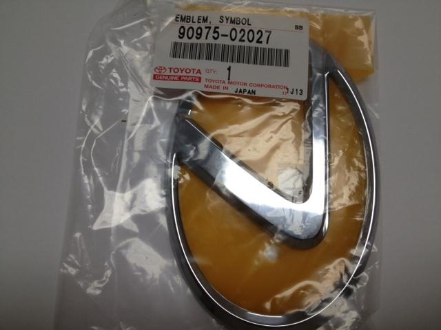 Lexus rx new oem lift gate emblem 90975-02027