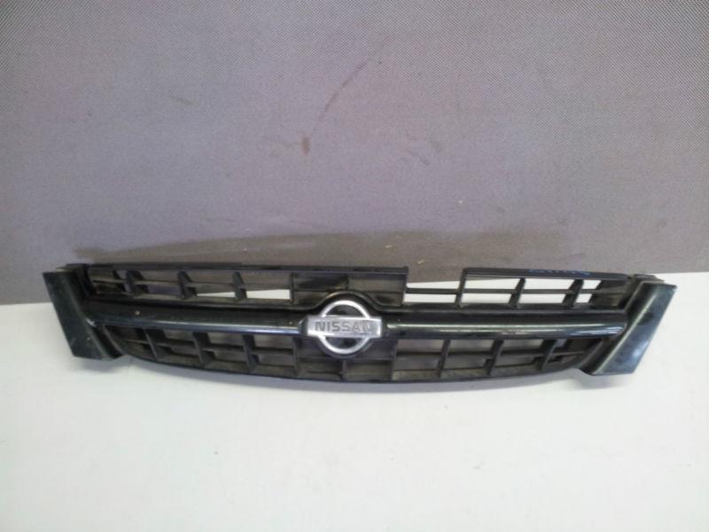 1996 nissan maxima front radiator grille 62310-0l800