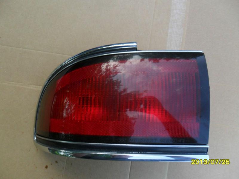 92 93 94 95 96 lesabre l. tail light side 66842