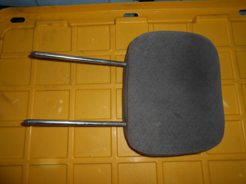 01 07 chrysler town & country caravan left right front headrest cloth gray a36 i