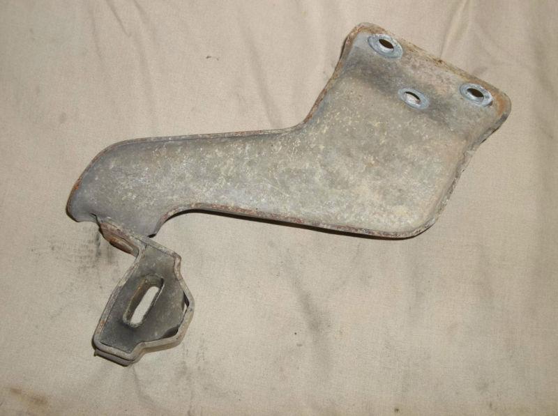 88 89 90 91 92 93 94 chevy gmc 1500 truck middle exhaust hanger frame bracket