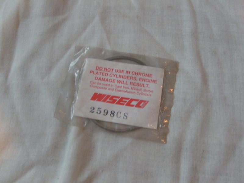 Wiseco piston ring new 2598cs