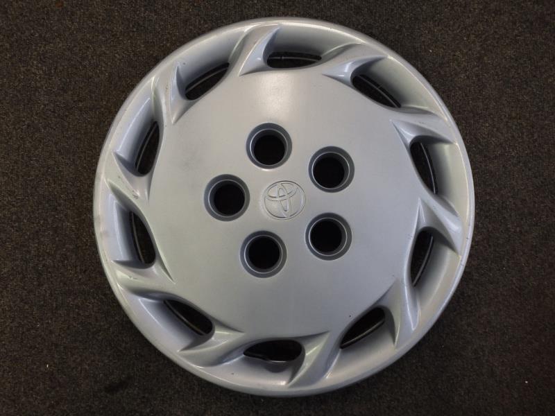 97 98 99 toyota camry wheel cover 4 cyl 10 hole