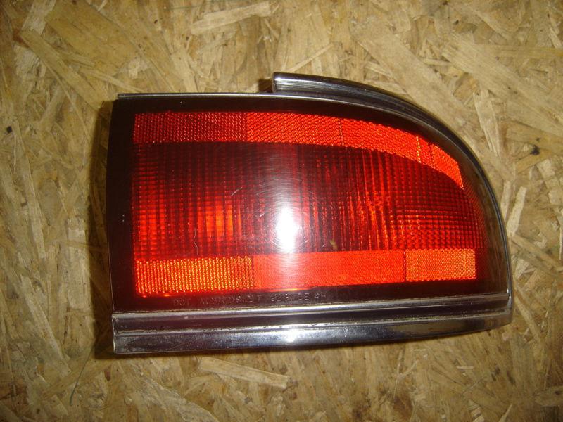 1994 buick lesabre passengers side tail light w/ wiring harness