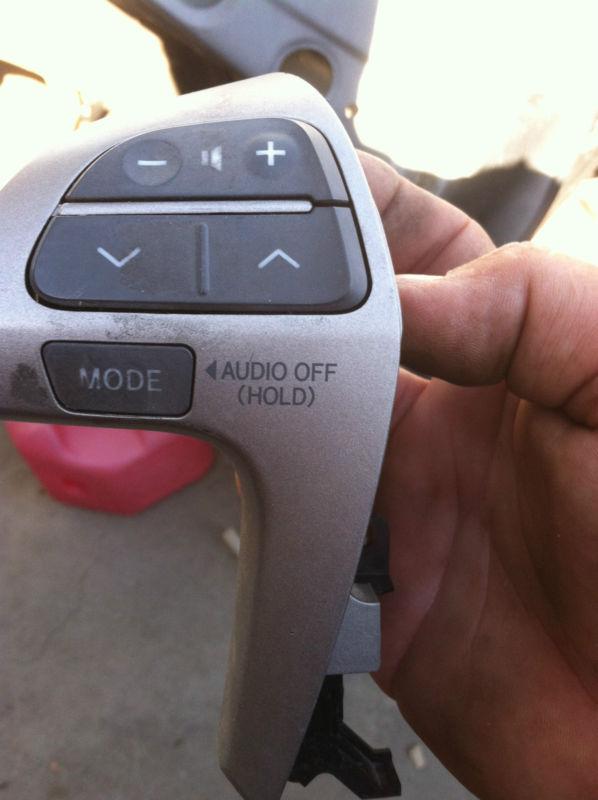 Toyota camry steering wheel radio controls