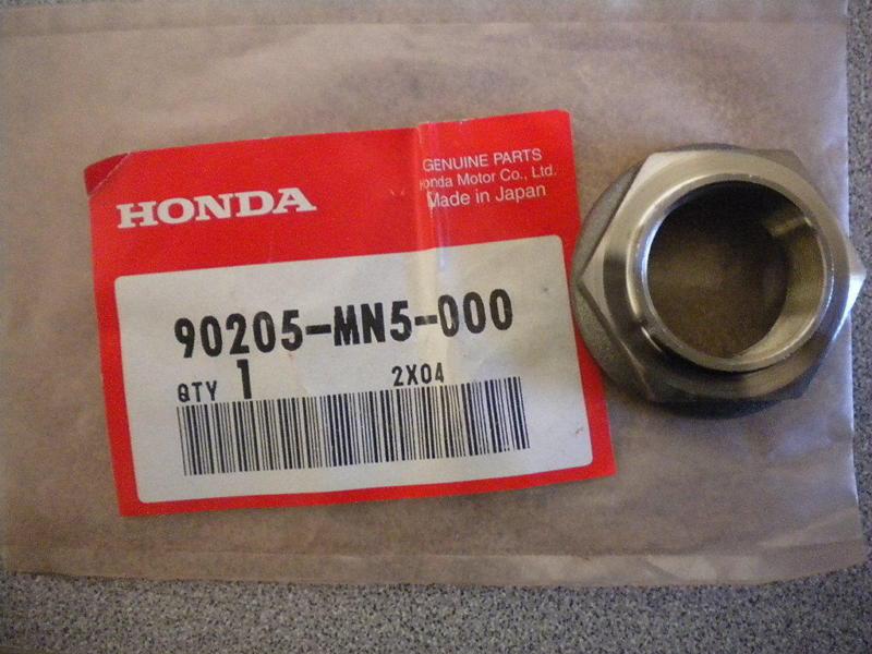 Nos honda oem final gear shaft special nut 2mm 1988-2003 gl1500 90205-mn5-000