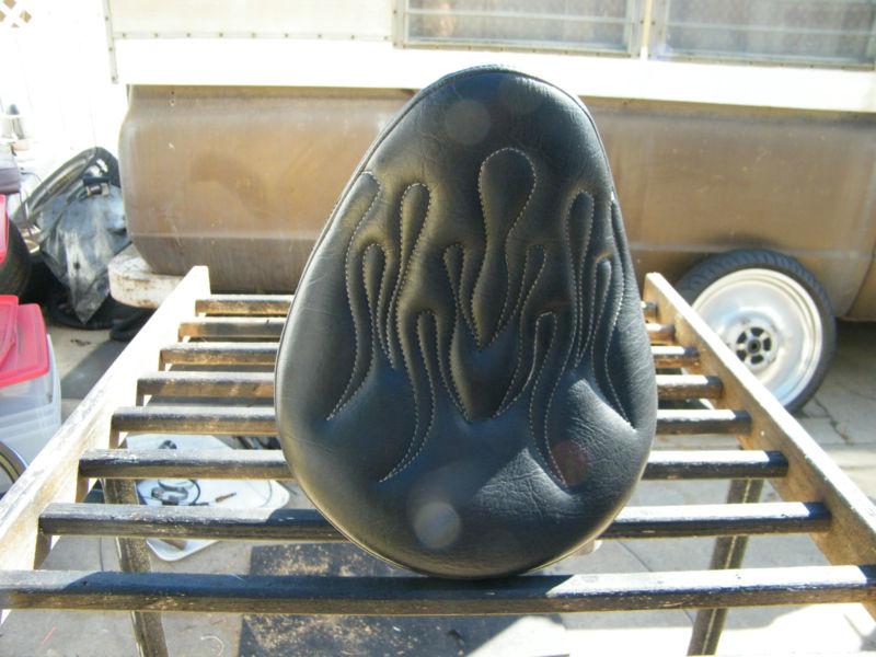 Bobber/chopper seat