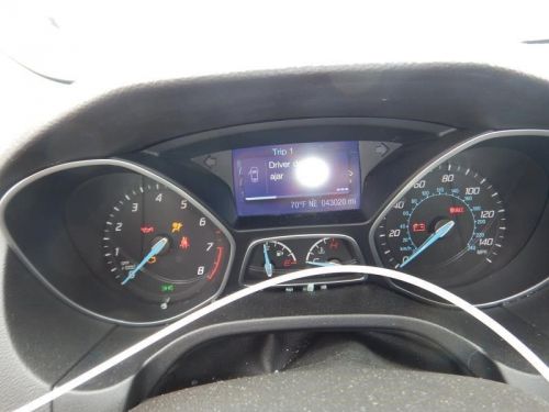 Focus     2013 speedometer head/cluster 1347486