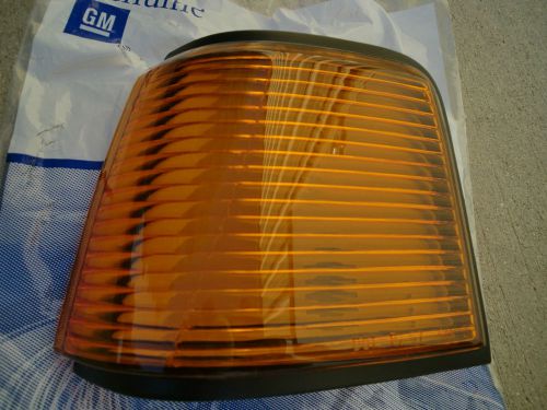 87-88 oldsmobile  cutlass supreme salon euro nos oem front lh amber marker light