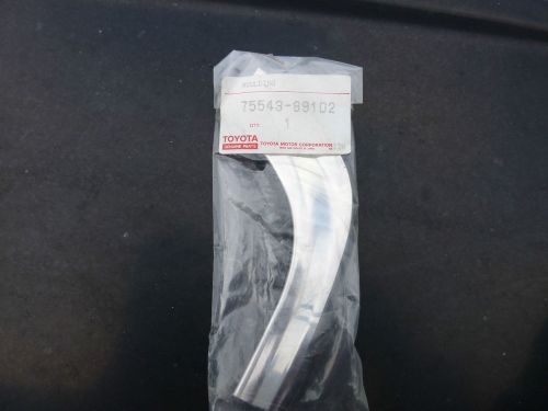 1984-1988 toyota truck chrome windshield molding n.o.s.