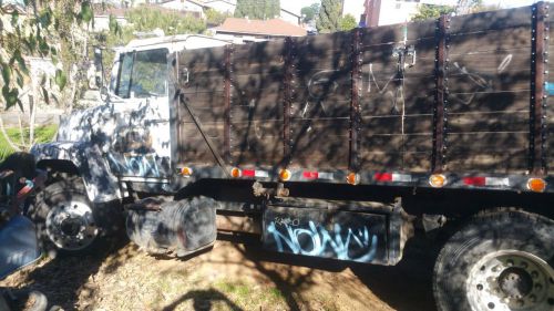 Dump truck bed   complete with hydrolics for bob tail truck