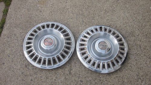 60&#039;s pontiac hubcaps