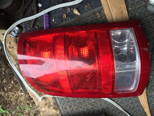 07-13 gmc 1500 2500 3500 full size truck tail lamp light driver side rear