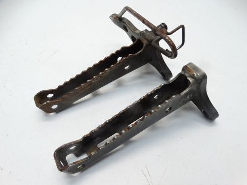 2002 yamaha blaster 200 atv foot pegs left right foot peg