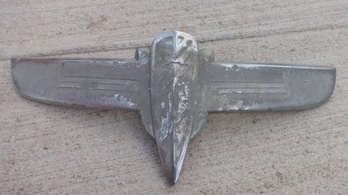 1941 1946 chevy coe hood emblem original gm ornament above grille