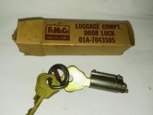 Nos-oem  ~   01a-7043505  ~ 1940  &amp;    ford   ~ luggage compartment door  - lock