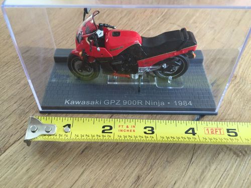 Kawasaki gpz 900r ninja 1984 model in original plastic box