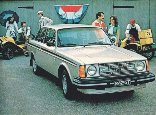 Big 1979 volvo brochure with spec&#039;s: 262c,bertone,264gl,242gt,242 gt,244,262-c,