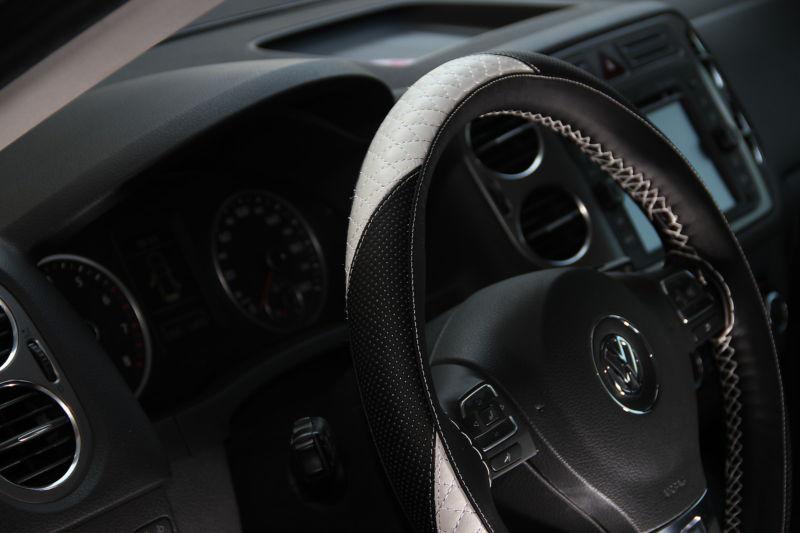 Toyota black + white pvc leather steering wheel wrap cover needle thread diy