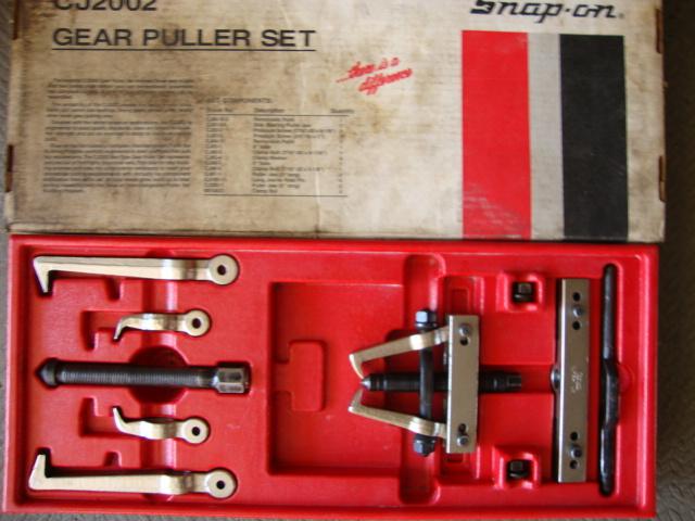 Snap on cj2002 gear puller set