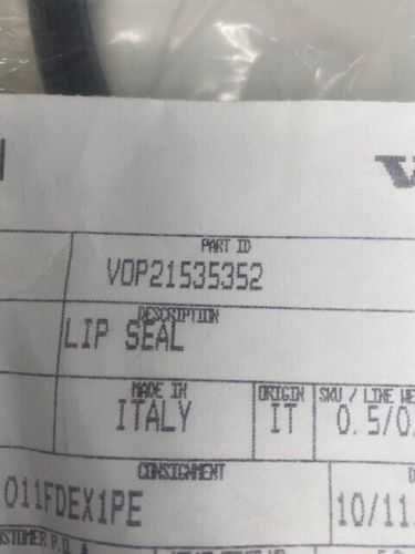 Volvo #21535352 lip seal