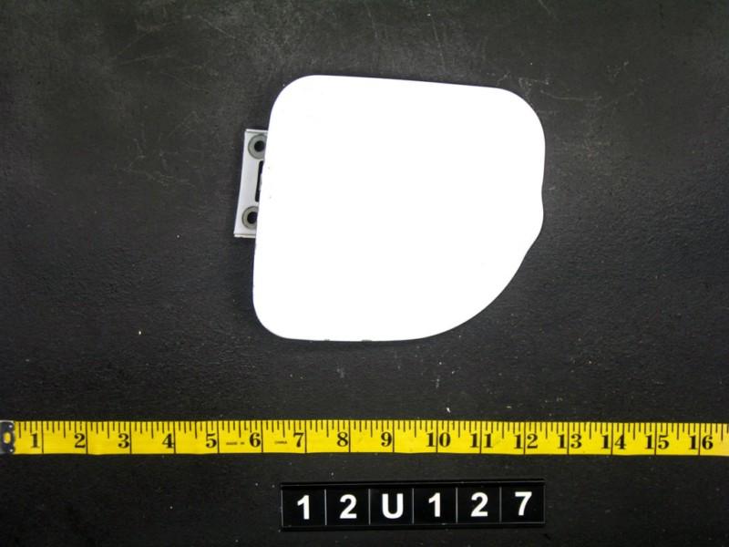 00 b3000 fuel filler door lid gas tank cover cap oem white 12u127