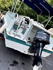 Funbarge deckboat 22 &#039; hull evinrude 90 hp.