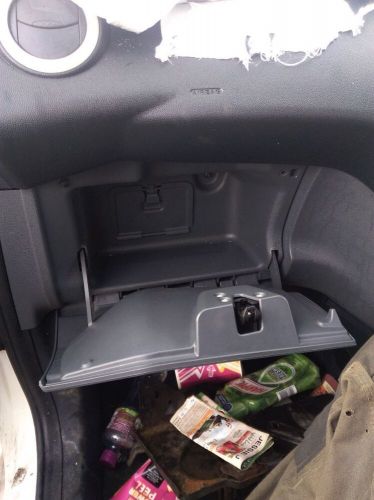 Ford ka b420 ru8 glove box 1568250