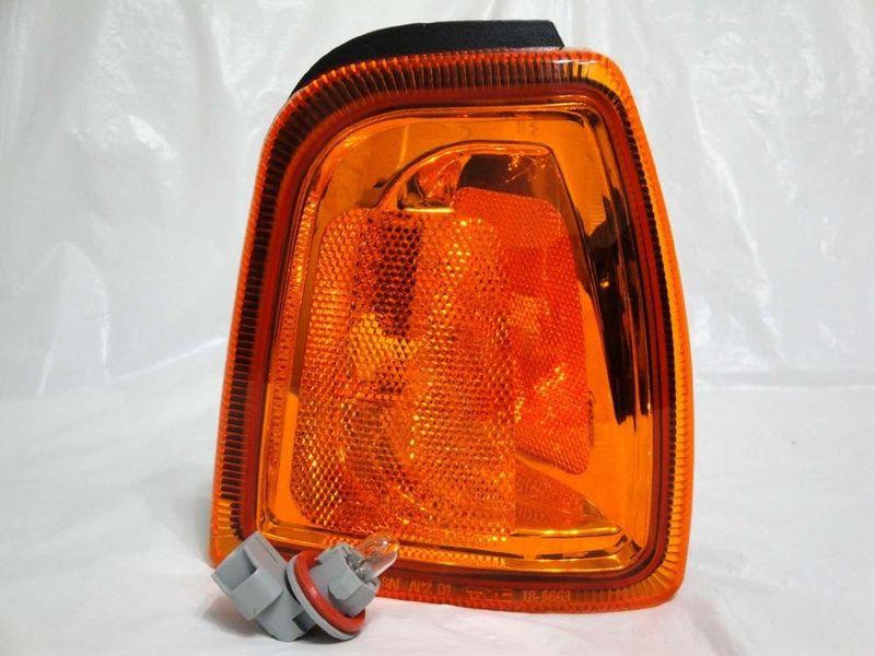 Ford 01-05 ranger corner turn signal parking side marker lamp r h passenger new