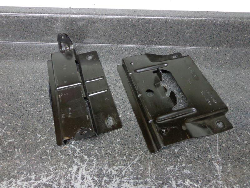 Ford expedition center console floor mounts brackets 97-02 97 98 99 00 01 02