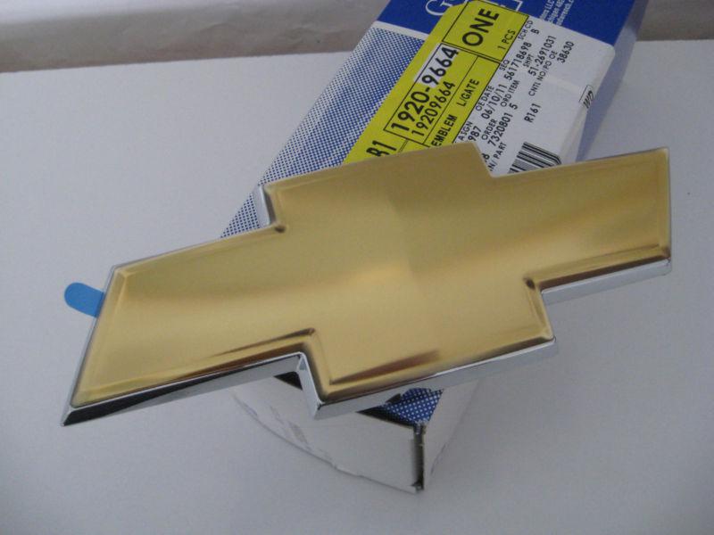 2006 06 07 08 09 10 11 chevy hhr gold bowtie rear liftgate emblem new oem