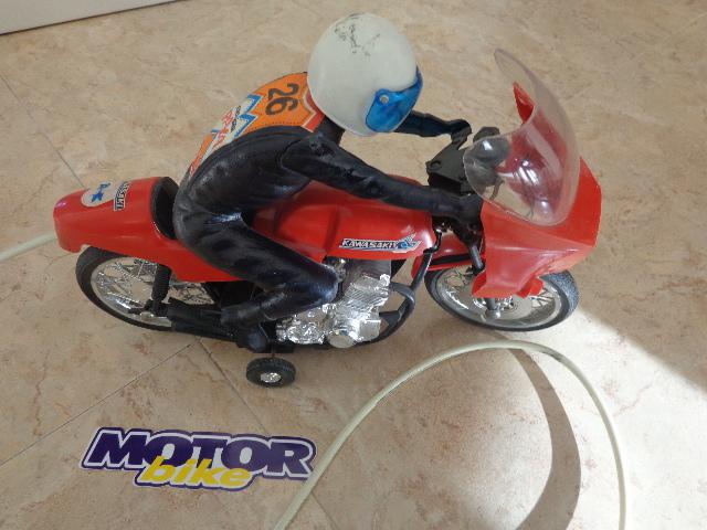 Battery operated toy moto kawasaki brand.