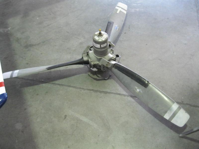 Hartzell hc-c3yr2uf propeller