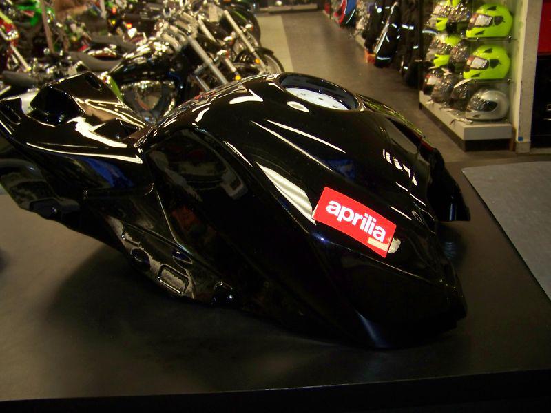 New 2010 aprilia rsv4 black fuel tank 