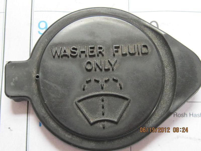 99-08 toyota washer bottle lid-used