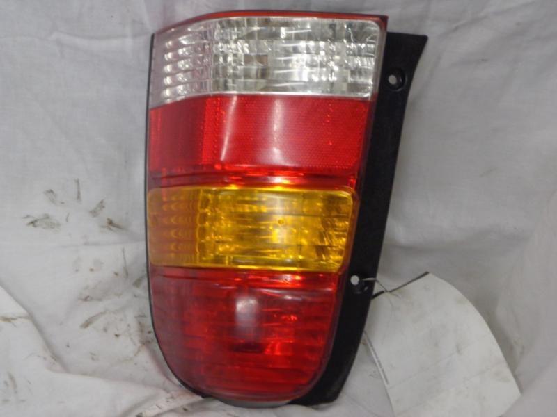 01 02 03 04 05 06 07 ford escape r. tail light