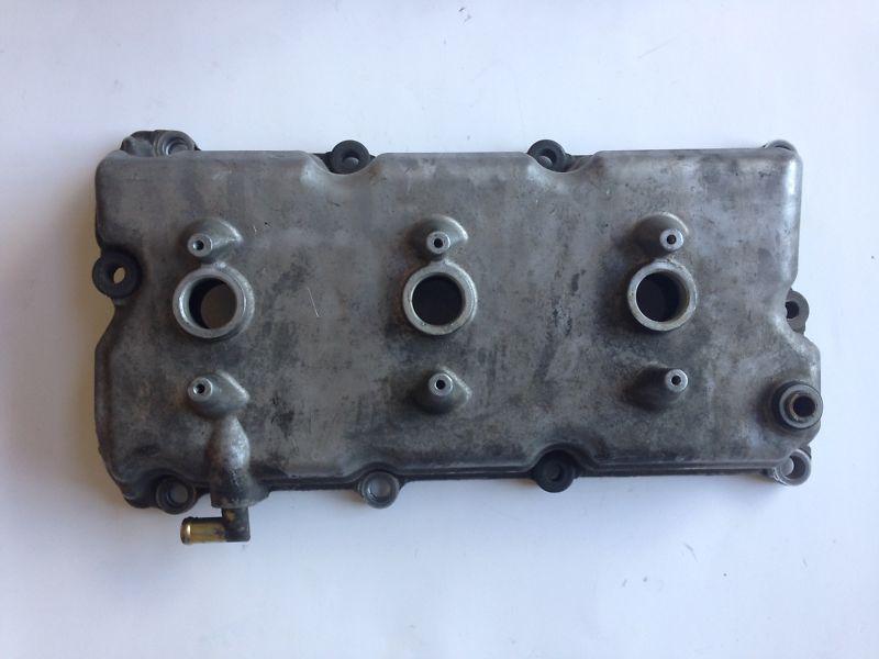 Lg001 right valve cover 1996 nissan maxima 