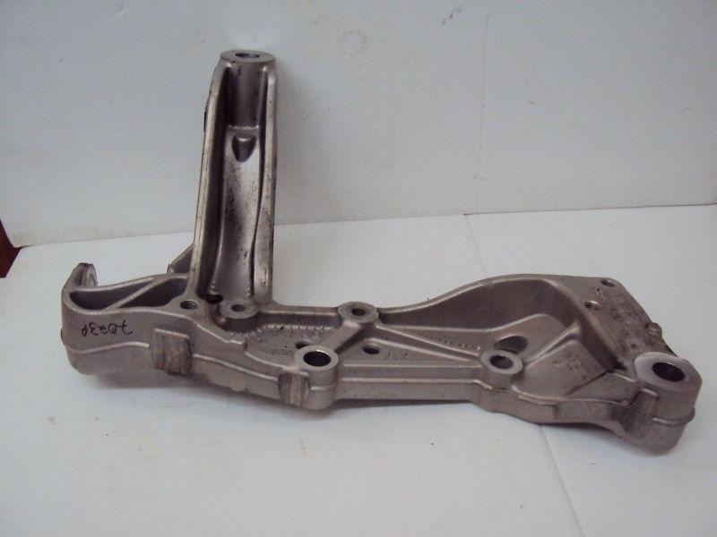 Rh sub frame mount golf eos jetta gti passenger - 1k0 199 296 e 