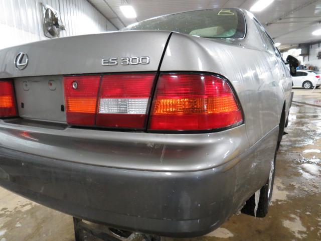 1997 lexus es300 inner trunk tail light lamp right