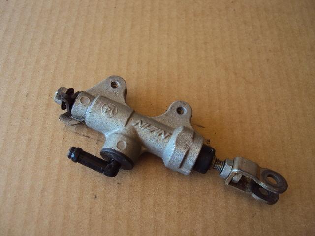 98' yamaha yz400 yz-400 f yz400f / rear brake master cylinder