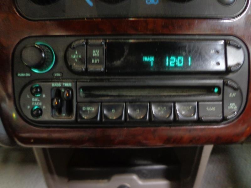 01 02 caravan audio equipment receiver am-fm-cd player 845278