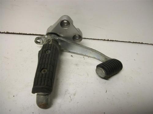 94 yamaha fzr 600 right driver peg & bracket gu