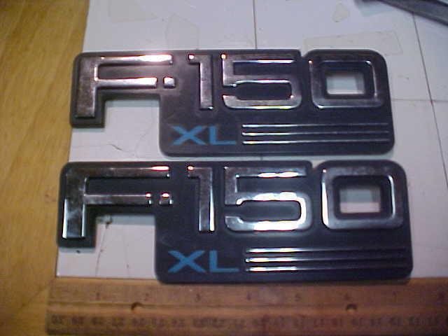 1992-1996 ford f150 xl fender emblem set as-is