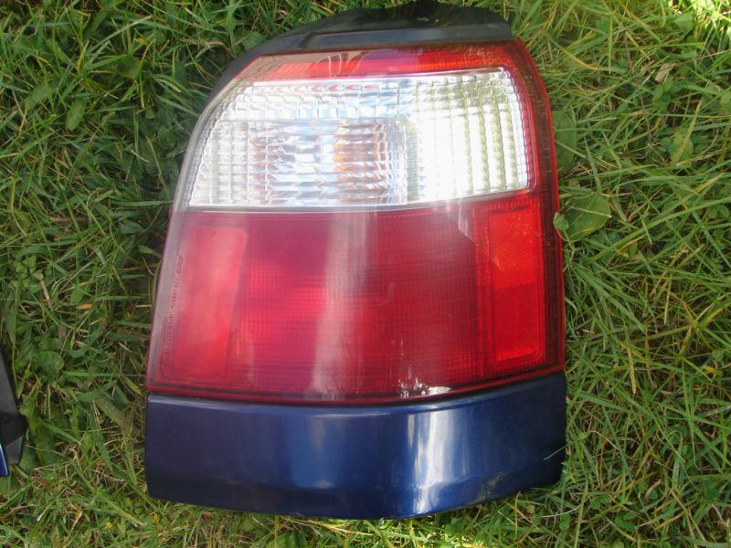 2001 2002 forester tail light assembly complete lh blue mldg.